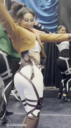 Hange @Kayla Mallari teaches me the OG “Talk Dirty” dance with @The Corps Dance Crew #anime #manga #animetiktok #attackontitan #aot #shingekinokyojin #snk #hangezoe #dance