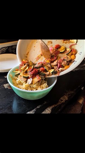 simple rotini with veggies, olives & red wine vinegar #rotini #pastasalad #simplemeal #healthy