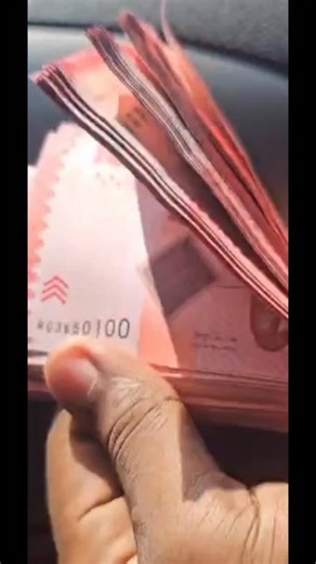 Mange Kimambi on Instagram: "Hii mange za muda huu, we kiboko aiseee Ni kwel pesa zina chapishwaaa jamn imagine Hii pesa nimetoa kwa wakala wa kawaida ten sio mjini na sio Dar lkn pesa ni mpyaaa nikamuuliza hela mpya had raha akajibu now pesa ni Zote mpya akanionyeshaaa aise pesa mpya jamani nikasema ngoja niende sehem nyingine nitoe hat 20000 kheeee pesa ni ivyo ni mpyaaa mpyaaa nikajiongelesha tu now pess ni mpya tu akasema ni kama miez miwili pesa ni mpyaaa mnooo. KUTOKA KWANGU Kama nilivyowa