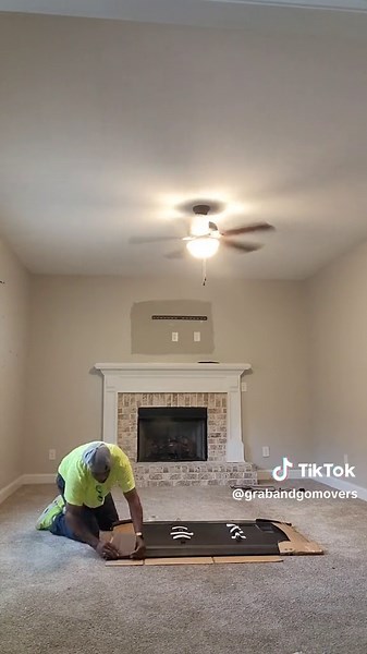 No TV box... No problem 😉🫡 #grabandgomovers #atlanta #movers #moving | Atlanta Georgia