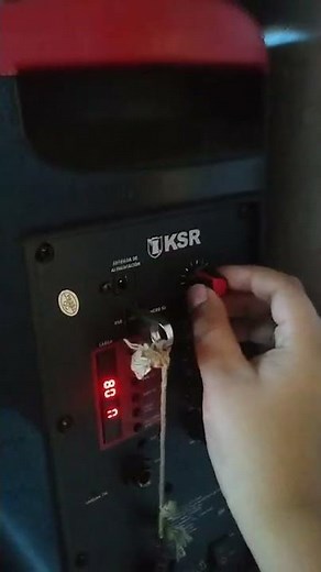 Bocina Kaiser 8 Pulgadas MSA-7908RED KSR LINK iluminando Recargable Bluetooth
