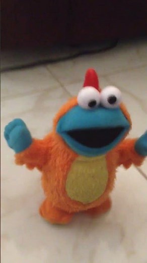 Chicken dance Cookie Monster