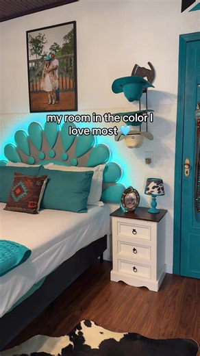 Creating a Turquoise Oasis in Your Room