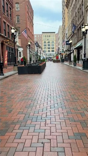 Peaceful walk in Historic District Hartford Downtown#viral# #travel #usateluguvlogs #shorts#hartford