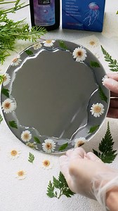 30K views · 463 reactions | გაალამაზეთ თქვენი აქსესუარები ეპოქსიდის ფისით და გამომრალი ყვავილებით 爵 როგორ მოგწონთ? ☀️ | ეპოქსიდი • სილიკონი • ყალიბები • ცვილი - სიემჯი | Facebook