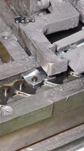Every chainsaw chain is incredibly sharp. #ChainsawChain #ChainsawRepair #ChainsawBar #GuideBar