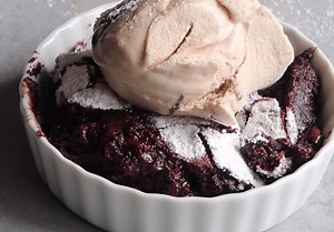 1.8M views · 28K shares | BROWNIE PUDDING!!! Basically a brownie you...