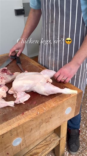 Our butchers are skilled professionals 🤩 #butchersofinstagram #butcher #butchers #butchery #chicken #skill #professional #pottrow #kingslynn #norfolk #familybusiness #fifthgeneration #shoplocal #buylocal | Elsegood Family Butchers