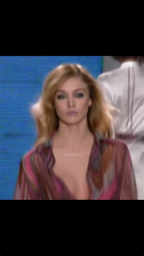 #Raquelzimmermann for #Missoni 2001 Spring / Summer || #Fashion #Foryou #Fyp