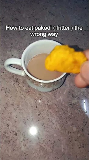How to eat pakodi ( fritter ) the wrong way