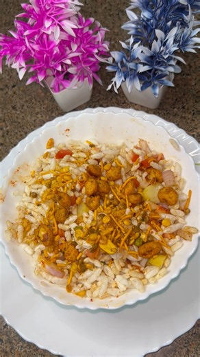 Mumbai Famous Bhel Puri | Jhalmuri Easy Recipe | Bhel Puri Healthy trick #food #cooking #trending