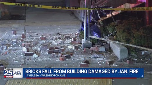 Collapse zone set up in Chelsea after bricks fall from building onto sidewalk