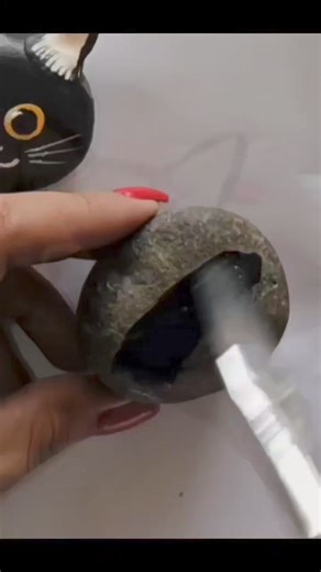 Cute Cat Painting on Rock 🐈 | Little Rocks