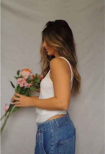 Sigue a Mercado Libre Moda porque este 2025 se trata de básicos que resuelven todo. 👖💫 Estos jeans son el key piece que vas a usar en mil formas durante el año. ¿Lista para elevar tu clóset? 🔑 #MercadoLibreModa