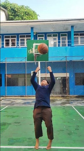 ARROGANT BASKETBALL PLAYER KW P1494 :D