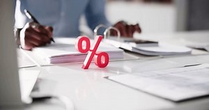 Cálculo Del Porcentaje De Impuesto IVA Y Descuento De Factura