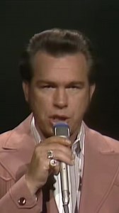 158K views · 6.5K reactions | Join us as we enter the venue, order a drink, and introduce the captivating singer! Hear her enchanting voice as she sings about paper roses and lost gold. A visual transition into a world of music and memories. #Singer #Venue #PaperRoses #Singer #Venue #PaperRoses #LiveMusic #AcousticSession #MusicVideo #NewArtist #Songwriting #IndieMusic #MusicLover | Bytesizenetwork | Facebook