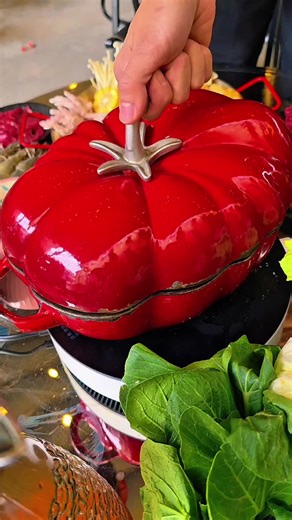 Lẩu combo hấp dẫn tại Chú Long Thái Hà
