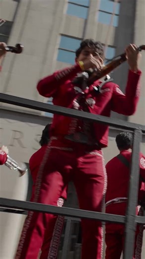 A Western welcome in the heart of Houston 🤠 📍 88th Annual Downtown Rodeo Parade | Houston Livestock Show and Rodeo