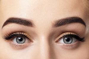 Microblading de cejas: qué es y beneficios - Clínica Sacher