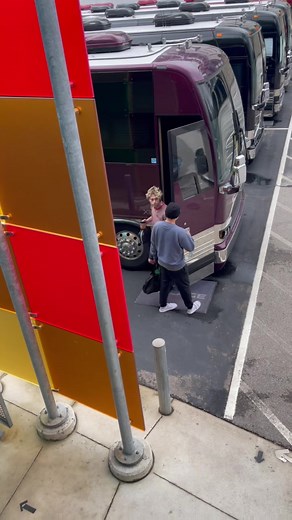 Idk how to use tik tok #5sos #grimreaper #takemyhandworldtour #5soscincinnati #lukehemmings #calumhood #fyp @5sos @Luke Hemmings