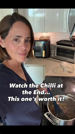 Watch the chilli at the end… then make it with me 🌶️ Low heat, simple ingredients, and a little patience. This is the kind of cozy food that’s always worth the wait. 👉 Save this for your next chilli night 👉 Share with someone who loves comfort food 🍲 EASY CHILLI (BULLET RECIPE) • 🫒 Olive oil • 🧅 Onion, diced • 🧄 Garlic • 🥩 Ground beef (or turkey) • 🌶️ Chili powder, cumin, paprika • 🍅 Crushed tomatoes • 🫘 Beans of choice • 🧂 Salt & pepper • ⏳ Simmer low & slow (45 min/1hr) ✨ Better th