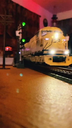 Lionel Canadian Pacific SD90 Heritage Military #modelrailroad #modeltrains thanks to Ray’s Trains