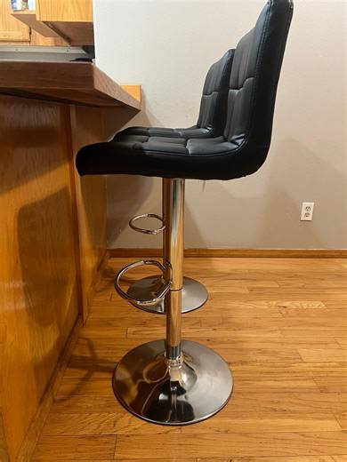 Watch Love these bar stools, stylish and comfy with the easiest set up! on Amazon Live