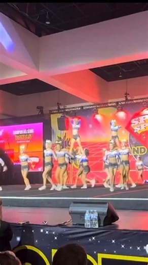 Porter Van Wagoner on Instagram: "Tumbling in Palm Springs☀️🌴 #cheer #tumblr #cheerleading #tumblingvideos #cheerleader"