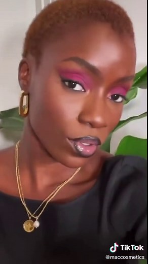 ✨VOILÀ✨! #MACMagicExtension 5mm Fibre Mascara serves up an extravagant false-lash look with @whitneymadueke and some #MACscaraFace