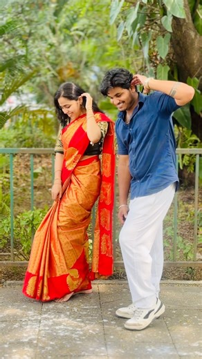 Perfect Click_23 on Instagram: "Comment One word 😍(Save this reel to try poses in saree 🥰) - Easy poses for girls 📸🥰#poses #reelsvideo #canonphotography #trendingreels #lifestyle #viralreels #posesforpictures #easypose #trending #naturephotography #modeling #model #modelstyle #fashionista #modelphotoshoot #fashionphotography #fashiongram #saree #outdoors #outdoorphotography #instamood #likesharecomment #followforfollowback #southindianfashion #navimumbai Model- @nihakim_2000 😍"