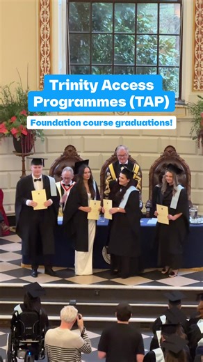 This week, 26 brilliant students graduated from Trinity Access Programmes’ Foundation Course!👏🎓 The course, which is open to both young adults and mature students, offers an alternative route into higher education for those whose social, economic, or cultural experiences have prevented them from going to college. Visit the TAP website to learn more about alternative routes into Trinity 👉 www.tcd.ie/trinityaccess/alternative-entry-routes