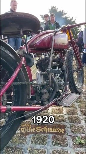 Motorrad Geschichte 🏍️ Teil II | Harzer Bikeschmiede #motorrad #ddr #harz #zilly #technik #schmiede #museum #motorcycles #nachhaltigkeit #geschichtenschmiede #bikeschmiedefestival #oldtimerliebe #fahrzeuge #geschichte #bikeschmiede #sammlung