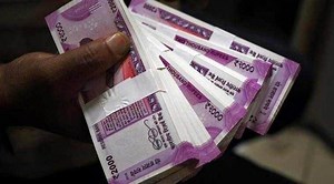 Multibagger Stock: शेयर मार्किट में गिरावट के बीच इस स्टॉक ने कराया निवेशकों का बम्पर मुनाफा, 2 महीने में 1 लाख बन गए 6.85 लाख