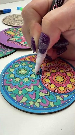 How to use paint pens | Fine tip black and white | Life of Colour pens