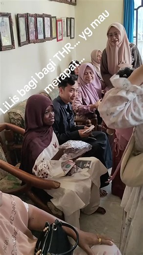 Lilis Bagi THR: Siap-siap Dapat Rezeki Nomplok