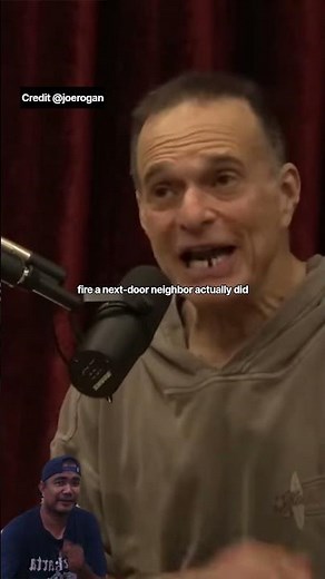 David Lee Roth shares a wild 1960s story on Joe Rogan's podcast!