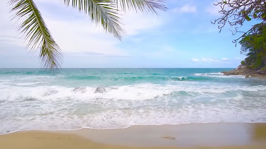 4K UHD Ocean Waves Crashing on Beach and Rocks White Noise for Relaxation, Study Sleep