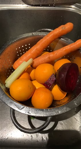 Make Fresh Juices with Philips Juicer