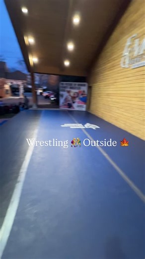 Santonio “The Predator” Thompson Jr on Instagram: "Wrestling outside is the greatest 🤼"