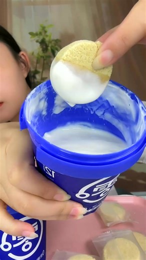 Fun frozen treats on a hot day! 🍦☀️ Who's ready to chill out? #SummerVibes #IceCreamFun | Jeniece Aliza