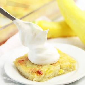 81K views | Get the PRINTABLE RECIPE ⬇️ Have you tried making a cake out of yellow squash? Get the RECIPE here -> https://lowcarbyum.com/yellow-squash-cake-recipe/ | Best Low Carb Keto Recipes | Facebook