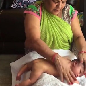 Baby Kellen's first bath👼👼👼 | Sheff Moni