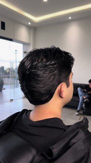 Corte Clásico en Capas: Técnicas y Estilo en Monterrey