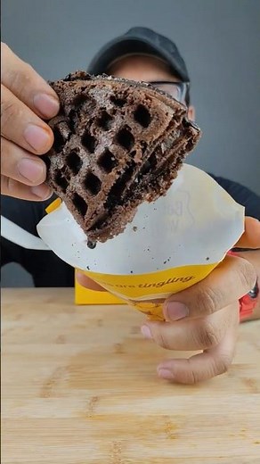 THE BELGIAN WAFFLE CO DARK CHOCOLATE WAFFLE REVIEW | RICH CHOCOLATE TASTE TEST & HONEST VERDICT