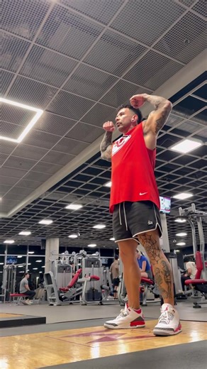 MohawkMuscles (@mowhawkmuscles)’s videos with original sound - MohawkMuscles