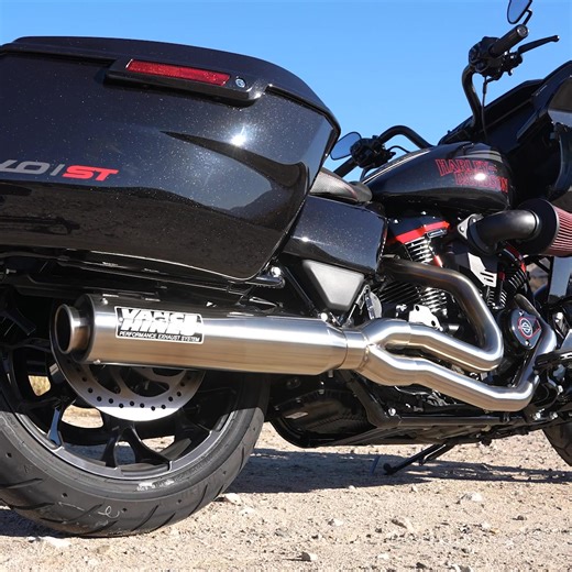 Unleash the fury of your Milwaukee Eight bagger with the Supersport 2-into-1 performance exhaust system. Crafted for the bold, this system redefines the game with a perfect blend of aggressive style, raw power and a bold exhaust note that will keep you in the throttle mile after mile | Vance & Hines