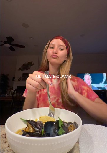 Ultimate Clams Pasta: Italian Seafood Multitasking