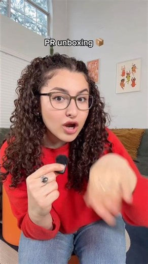 Happy Valentine's Day, sending you a virtual forehead kiss! #unboxing #lipreadinggirl #asl #deaf
