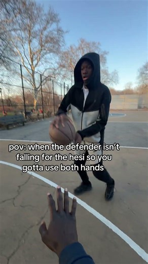 ain’t no one falling for that 😹😹 #shorts #trending #youtubeshorts #funny #shortvideo #comedy #fyp